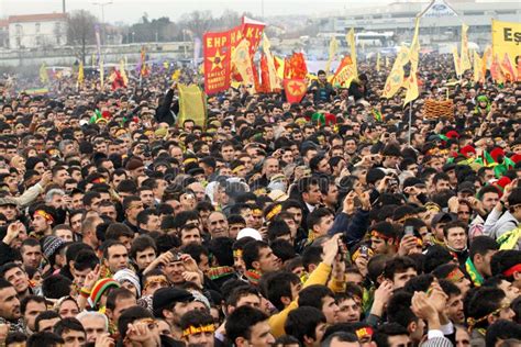 Binet ၏မှန်ဘီလူးမှတဆင့် Istanbul Newroz